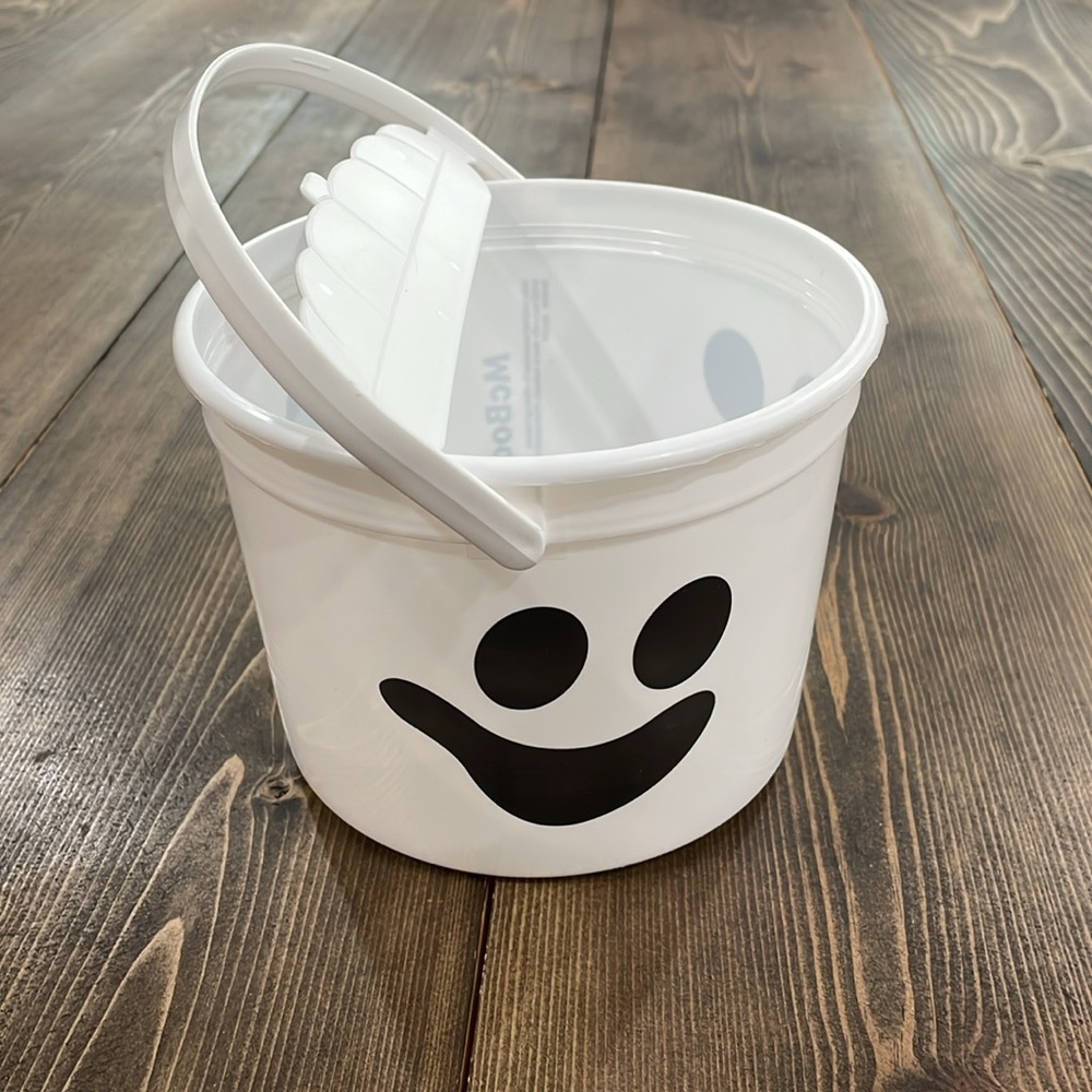 🌟Host Pick🌟McDonald’s White Ghost 2023 McBoo Halloween Basket - Picture 4 of 6